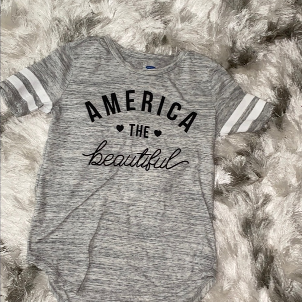 Cute long grey shirt🤍